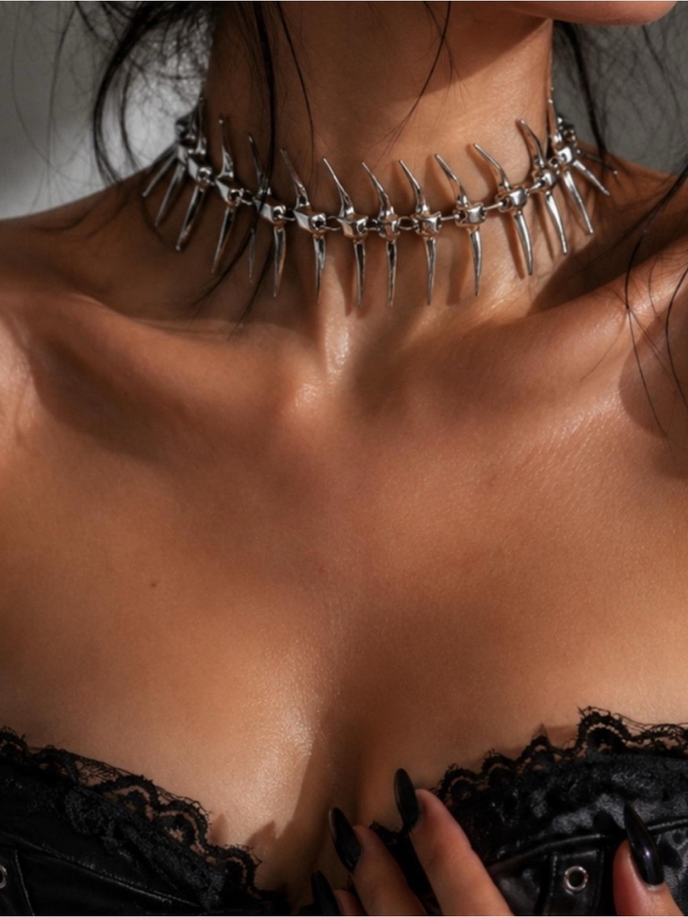 Silver Spine Bones Back Chain Necklace - Picture 3 of 4